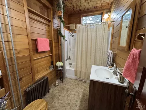 Bath - 4159 Sholtz Rd, Vernon, NY 13476 photo 1 of 2