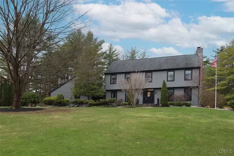 7117 Thorntree Hill Dr, Fayetteville, NY 13066