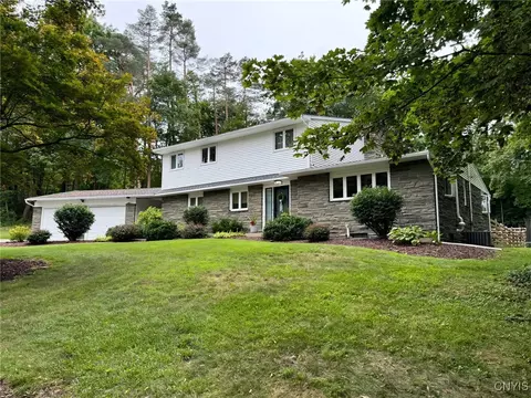 4 Jordan Rd, New Hartford, NY 13413