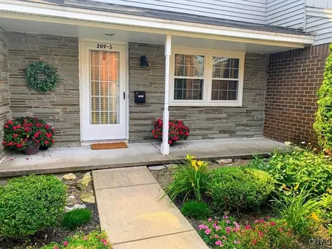 209 Highbridge St #5, Fayetteville, NY 13066