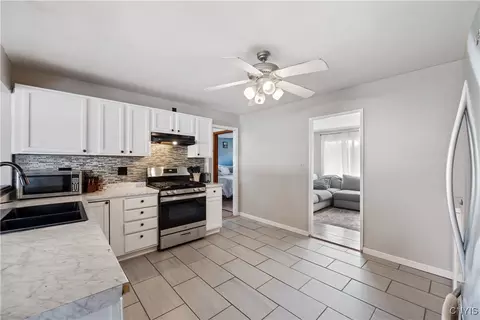 Kitchen - 12 Drovers Ln, Syracuse, NY 13214 photo 2 of 3