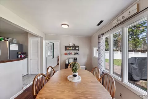 Dining - 12 Drovers Ln, Syracuse, NY 13214 photo 2 of 2