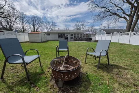Exterior - 12 Drovers Ln, Syracuse, NY 13214 photo 4 of 6
