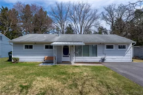 12 Drovers Ln, Syracuse, NY 13214