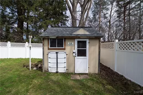 Exterior - 12 Drovers Ln, Syracuse, NY 13214 photo 5 of 6