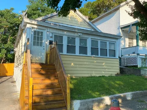 211 Delhi St, Syracuse, NY 13203