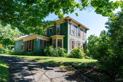 81 Rowley St, Gouverneur, NY 13642