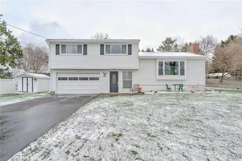 7515 Highbridge Rd, Manlius, NY 13104