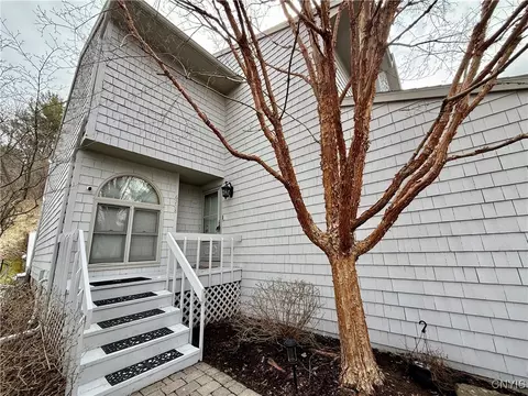 6208 The Hamlet, Jamesville, NY 13078 photo 3