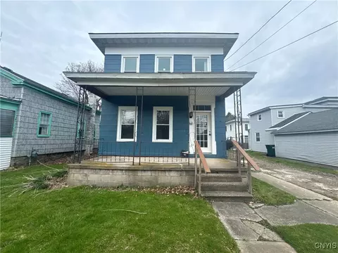 67 W Albany St, Oswego, NY 13126