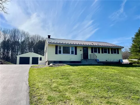 2239 County Route 8, Oswego, NY 13126