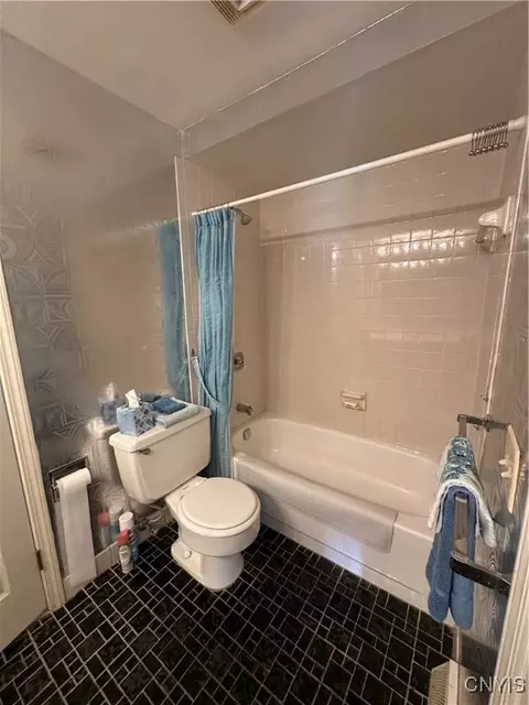 Bath - 711 Scott Ave, Syracuse, NY 13224 photo 2 of 3