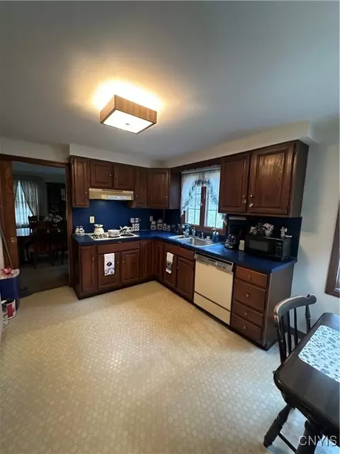 Kitchen - 711 Scott Ave, Syracuse, NY 13224 photo 1 of 2