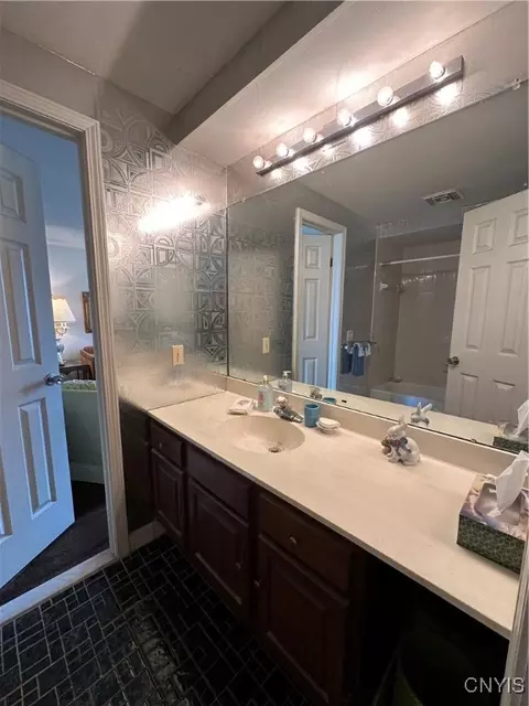 Bath - 711 Scott Ave, Syracuse, NY 13224 photo 1 of 3