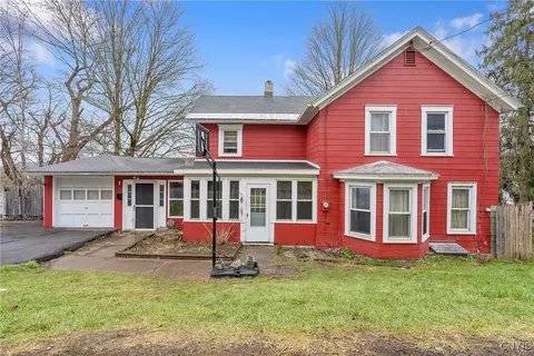 9 Union St, Camillus, NY 13031