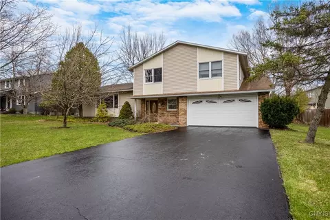4911 Yeaworth Ln, Manlius, NY 13104