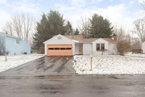 5225 Cremona Trl, Clay, NY 13041