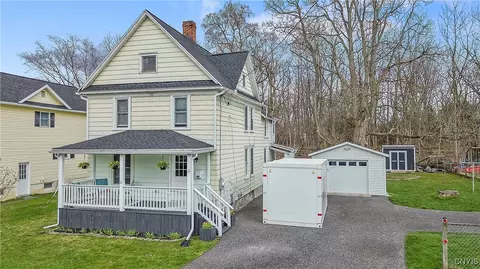 22 Arlington Ave, Auburn, NY 13021