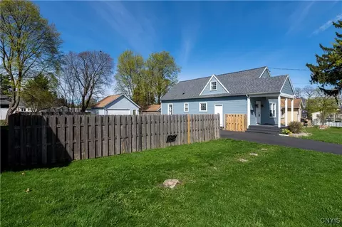 Exterior - 4815 James St, East Syracuse, NY 13057 photo 6 of 6