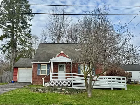 2 Donald Pl, Salina, NY 13090