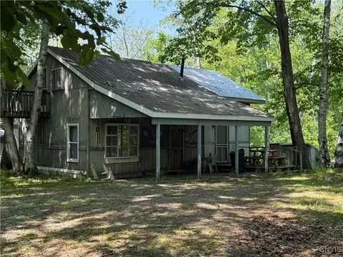 382 Ouderkirk Rd, Pulaski, NY 13142