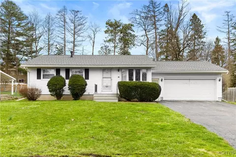 418 Fiore Dr, Utica, NY 13502