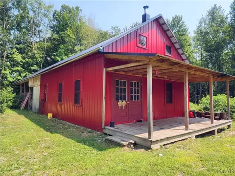 620 Albion Cross Rd, Albion, NY 13142