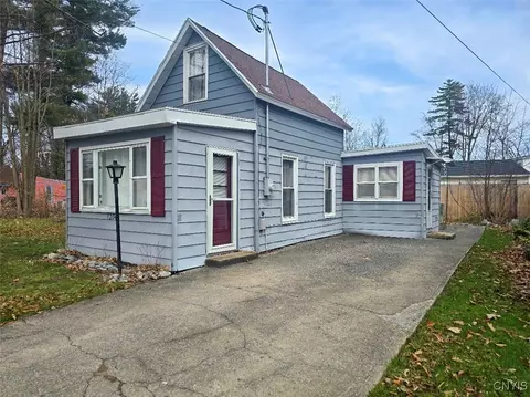 1304 Vienna Rd, Vienna, NY 13157