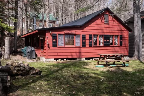 145 Hollywood Rd, Webb, NY 13420