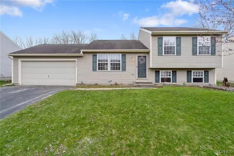 5726 Boulia Dr, Clay, NY 13041