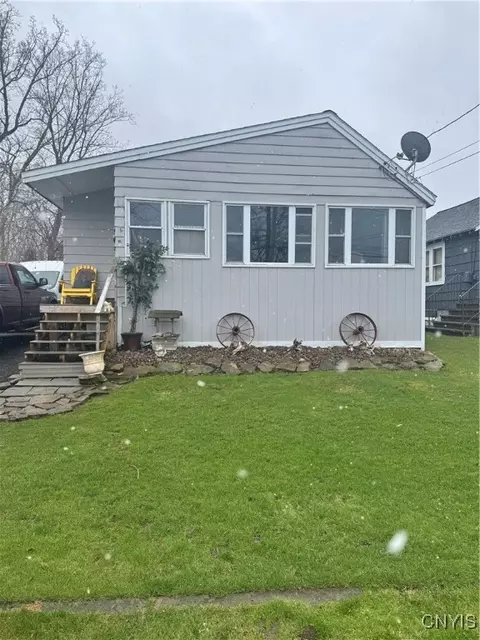 6178 Muskrat Bay Rd, Brewerton, NY 13029