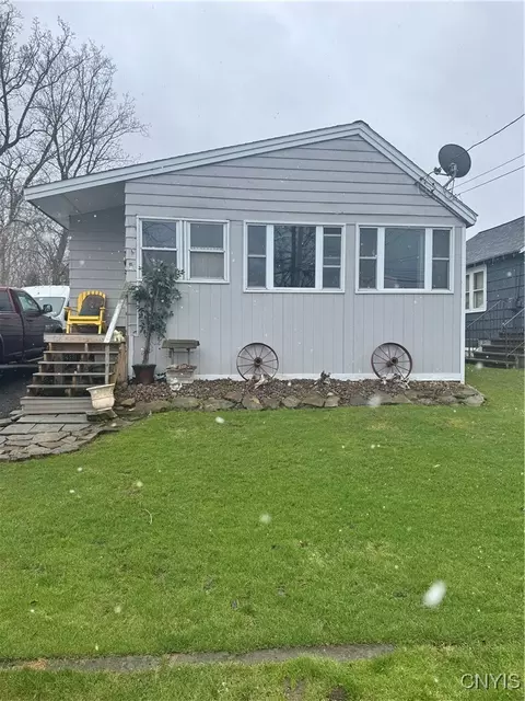 6178 Muskrat Bay Rd, Brewerton, NY 13029