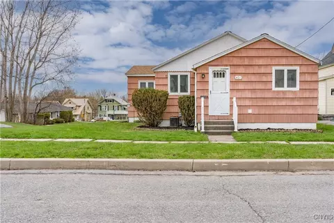401 Pawling St, Watertown, NY 13601