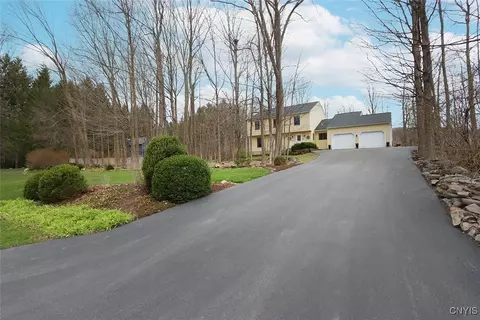 4215 Browsing Ln, Marcellus, NY 13108