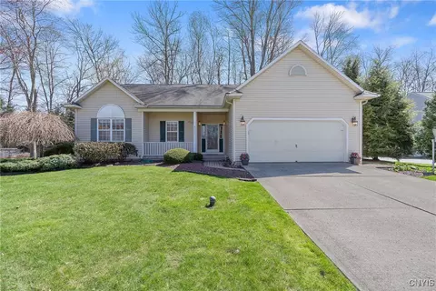 8310 Anglers Clb, Cicero, NY 13039