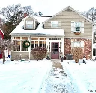 204 Dewittshire Rd, Syracuse, NY 13214