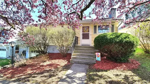 422 Radcliffe Rd, Syracuse, NY 13214