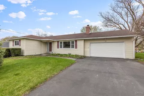 108 Addison Dr, Syracuse, NY 13214