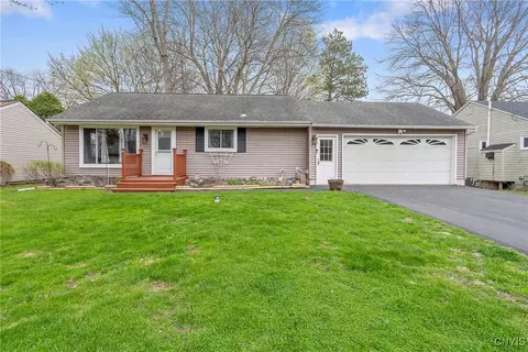 20 Frawley Dr, Van Buren, NY 13027