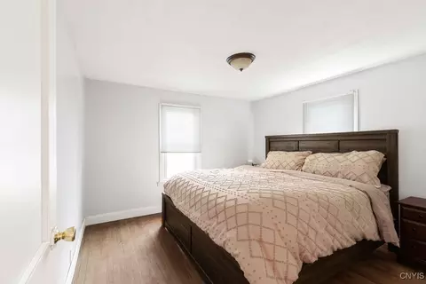 Bedroom - 922 Kinne St, East Syracuse, NY 13057 photo 4 of 5
