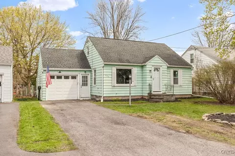 922 Kinne St, East Syracuse, NY 13057