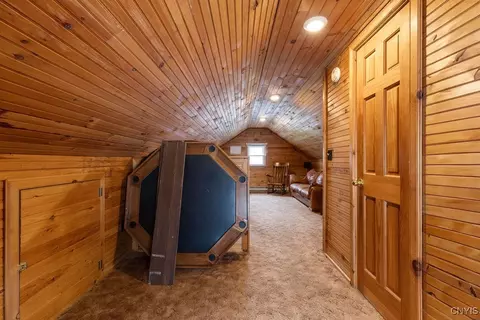 Entry Way - 922 Kinne St, East Syracuse, NY 13057 photo 6 of 7