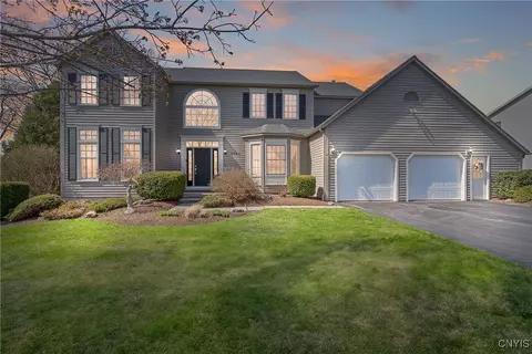8353 Glen Eagle Dr, Manlius, NY 13104