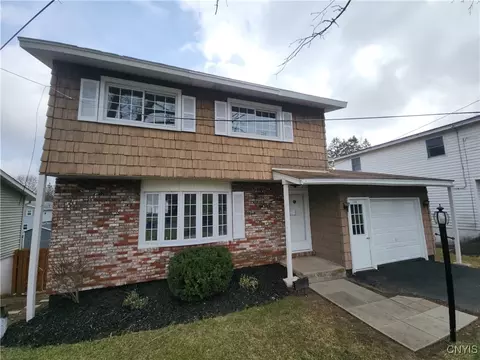 320 Gordon Pkwy, Syracuse, NY 13219