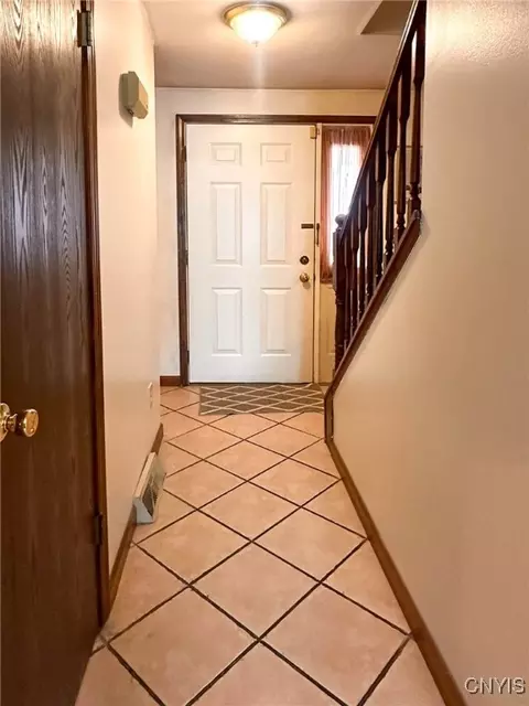 Entry Way - 240 Seneca St, Sullivan, NY 13037 photo 1 of 3