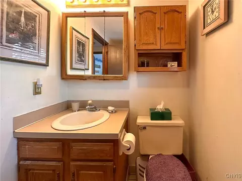 Bath - 240 Seneca St, Sullivan, NY 13037 photo 3 of 5