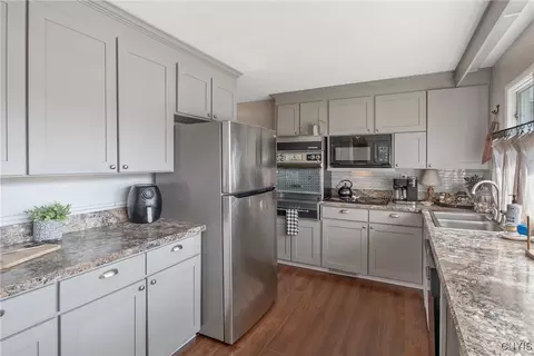 16 Memory Ln, Syracuse, NY 13212 photo 11