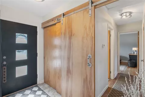 16 Memory Ln, Syracuse, NY 13212 photo 4