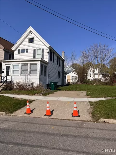 229 12 E 2nd St, Oswego, NY 13126