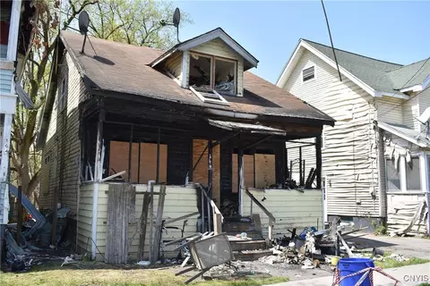 102 Herriman St, Syracuse, NY 13204